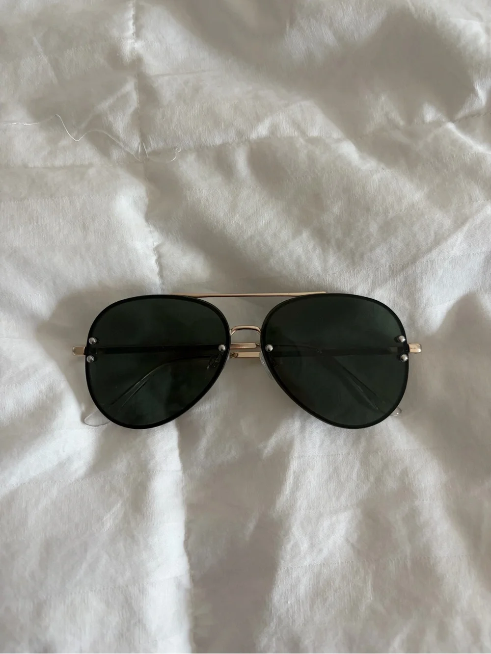 Aviator Sunglasses - Black/Gold